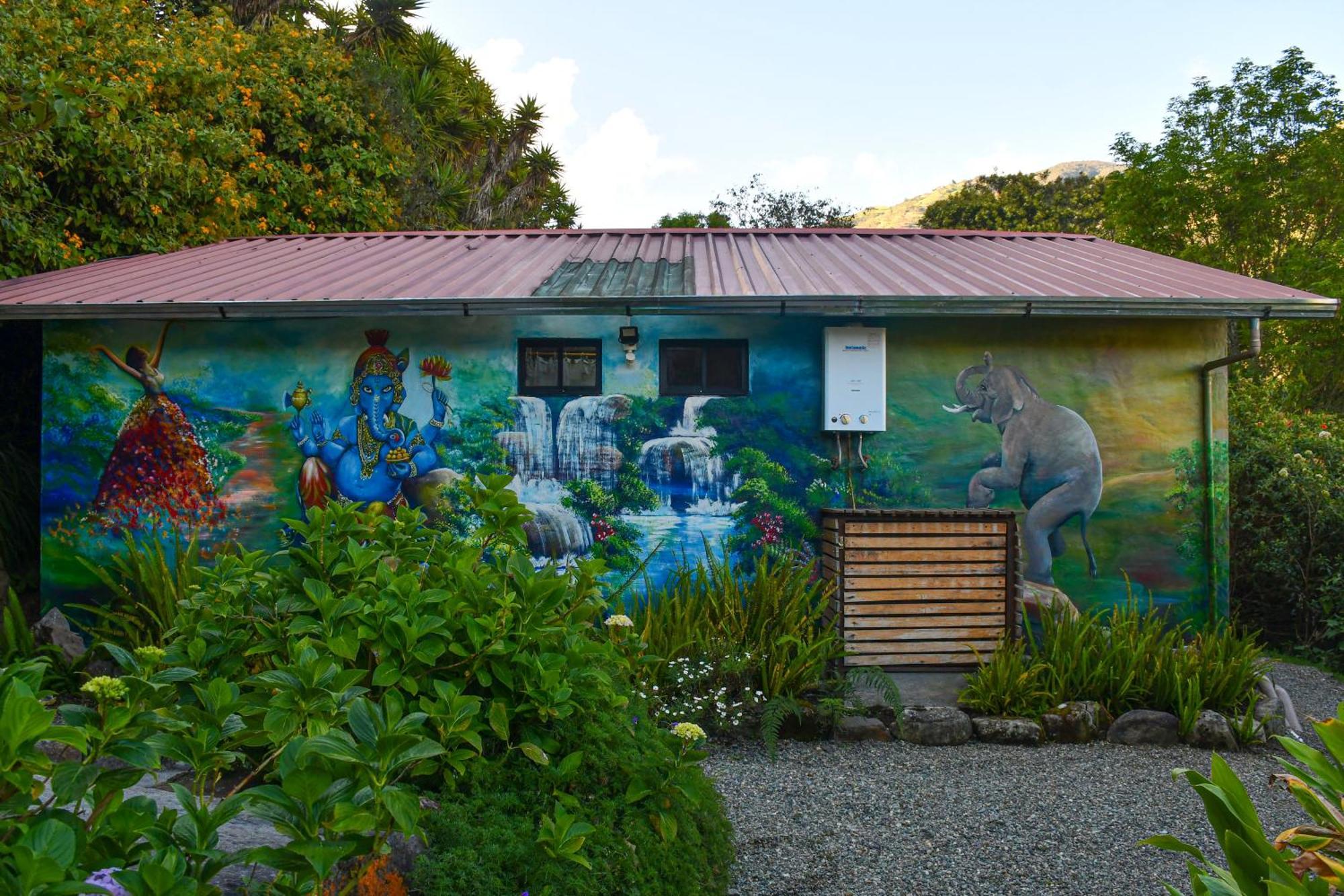 Twelve Hummingbirds Andes Retreat Hotel Paute Exterior foto