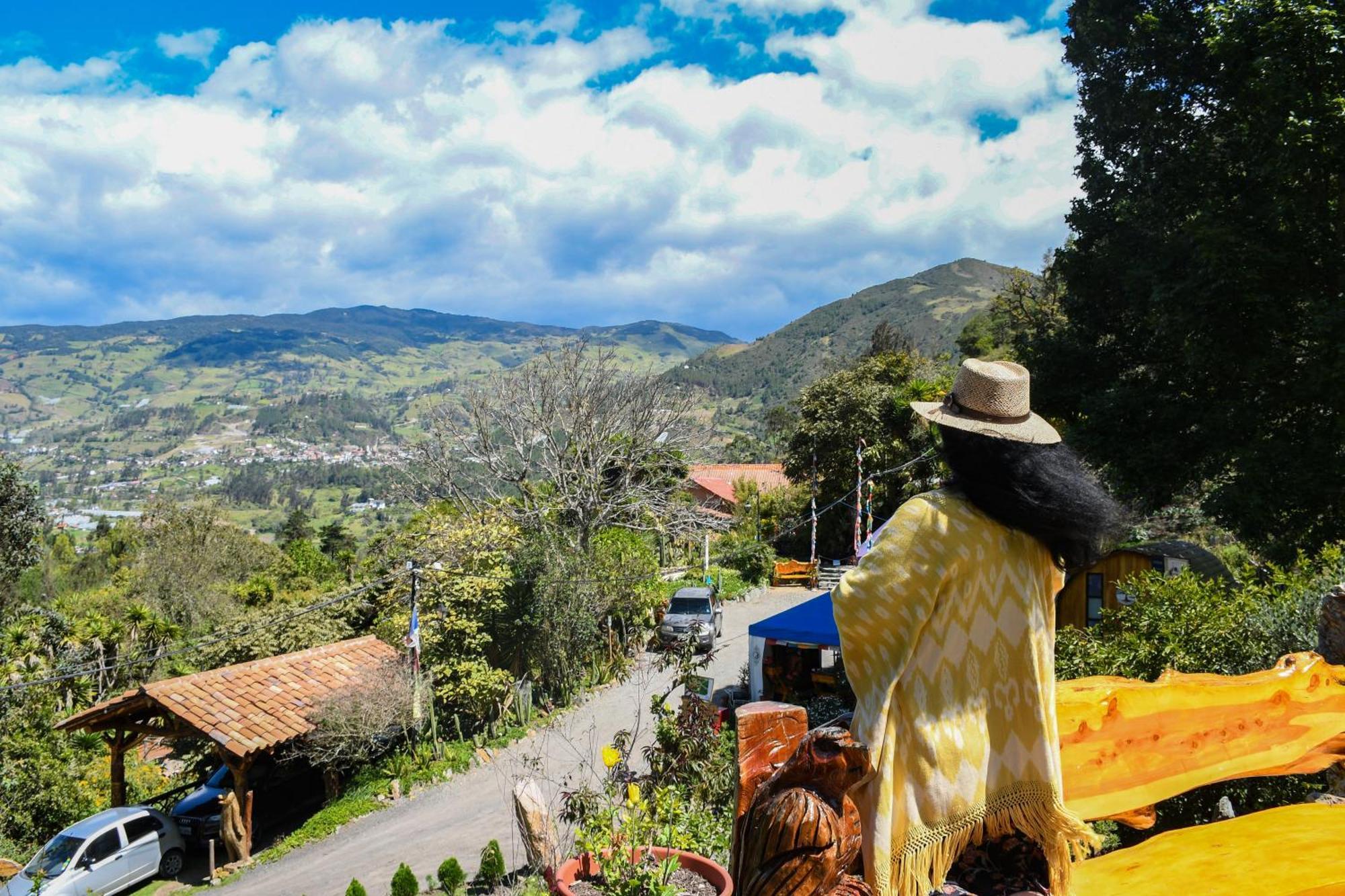 Twelve Hummingbirds Andes Retreat Hotel Paute Exterior foto