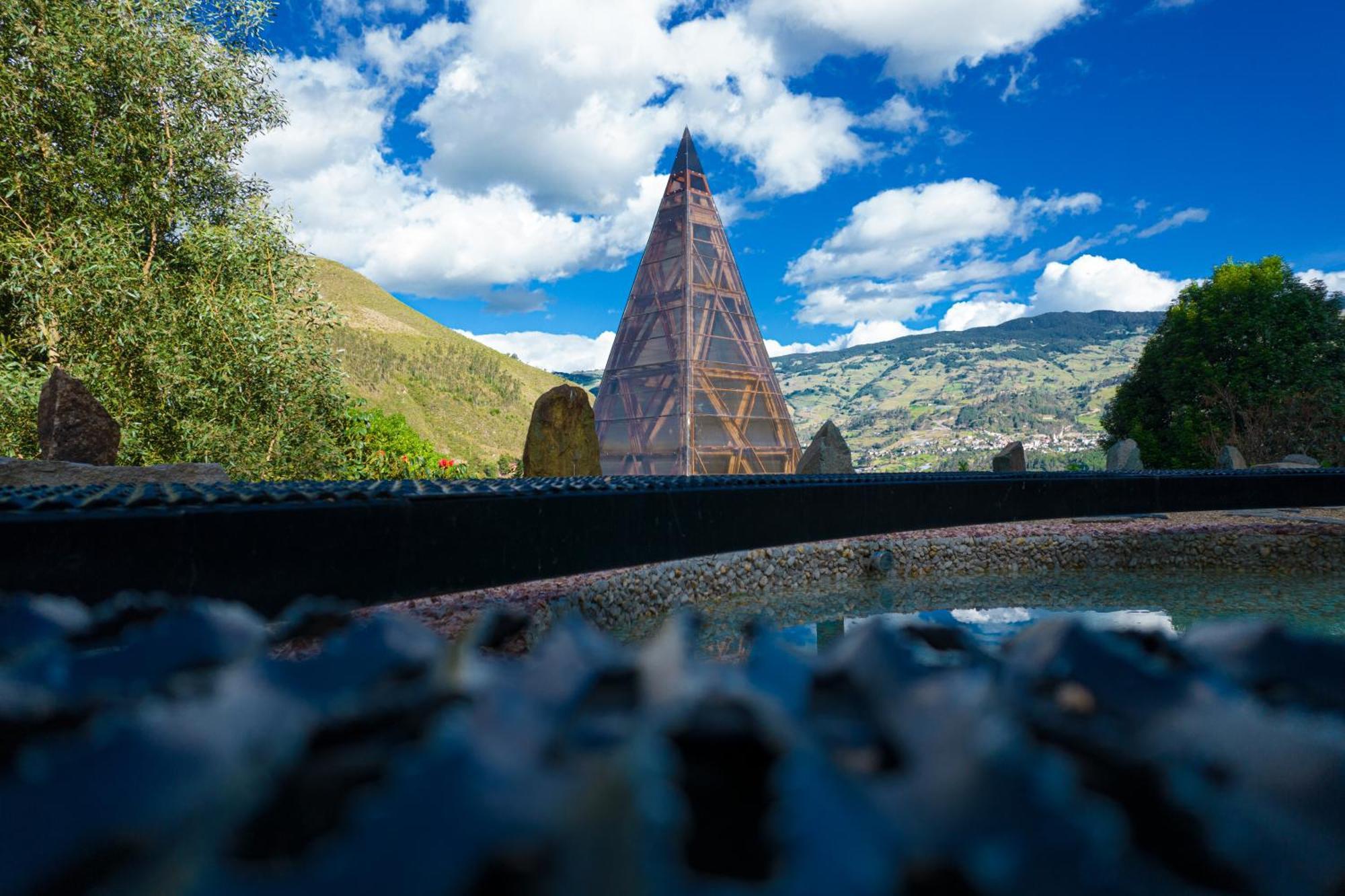 Twelve Hummingbirds Andes Retreat Hotel Paute Exterior foto